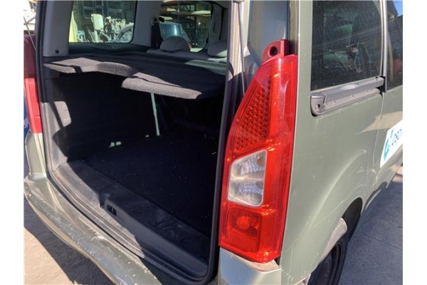 Recambio de piloto trasero derecho para peugeot partner tepee 1.6 premium referencia OEM IAM 6351FH  