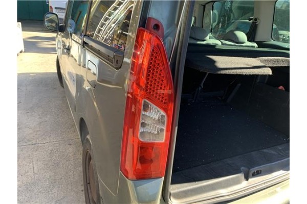 Recambio de piloto trasero izquierdo para peugeot partner tepee 1.6 premium referencia OEM IAM 6350FH  