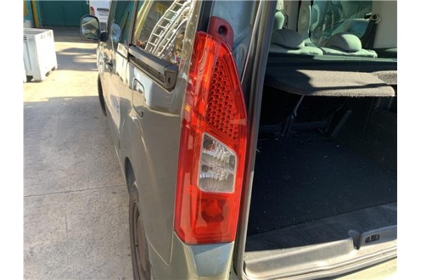 Recambio de piloto trasero izquierdo para peugeot partner tepee 1.6 premium referencia OEM IAM 6350FH  