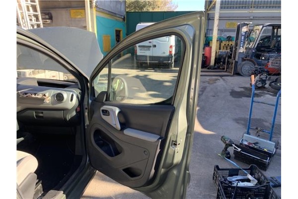 Recambio de puerta delantero derecha para peugeot partner tepee 1.6 premium referencia OEM IAM 9004Z6  