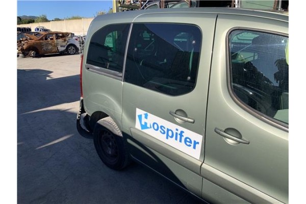 Recambio de puerta trasero derecha para peugeot partner tepee 1.6 premium referencia OEM IAM 9831169680  
