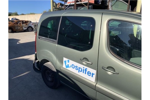 Recambio de puerta trasero derecha para peugeot partner tepee 1.6 premium referencia OEM IAM 9831169680  