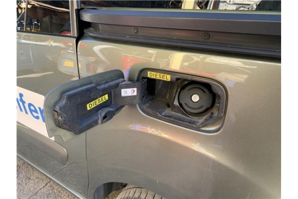Recambio de tapa exterior combustible para peugeot partner tepee 1.6 premium referencia OEM IAM 1679984080  
