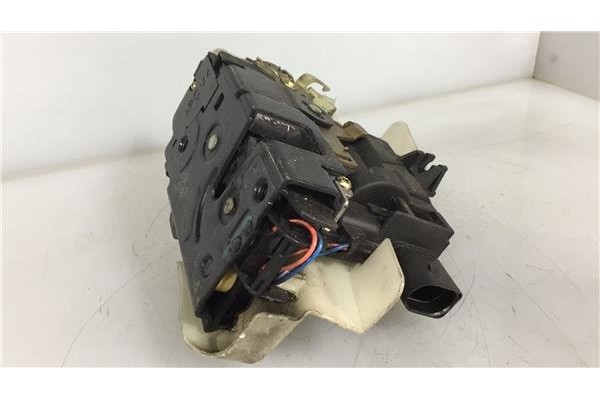 Recambio de cierre electromagnetico delantero izquierdo para volkswagen passat berlina (3b3) 1.9 tdi referencia OEM IAM 3B183701