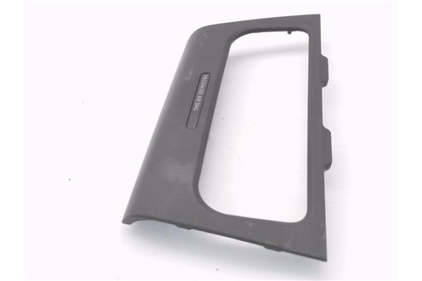Recambio de embellecedor consola central para volkswagen golf vi (5k1) 1.4 advance referencia OEM IAM 5K0858071M  
