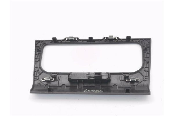 Recambio de embellecedor consola central para volkswagen golf vi (5k1) 1.4 advance referencia OEM IAM 5K0858071M  