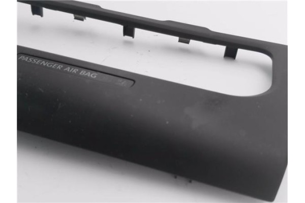 Recambio de embellecedor consola central para volkswagen golf vi (5k1) 1.4 advance referencia OEM IAM 5K0858071M  