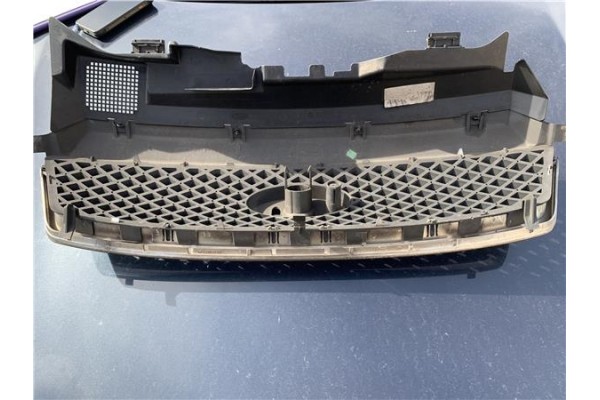 Recambio de rejilla capo para ford focus c-max 2.0 tdci referencia OEM IAM   