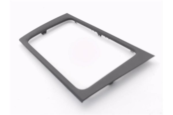 Recambio de embellecedor consola central para volkswagen golf vi (5k1) 1.4 advance referencia OEM IAM 5K0858063B  