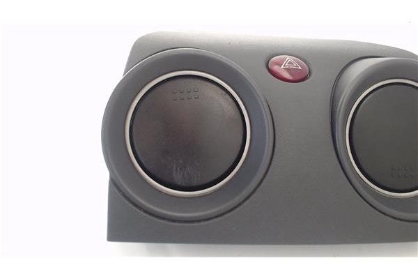 Recambio de rejilla entrada de aire para mitsubishi colt cz3 berl. 3 (z30) 1.5 di-d instyle referencia OEM IAM MR951746 JC345400