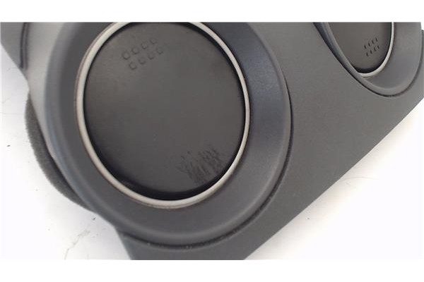 Recambio de rejilla entrada de aire para mitsubishi colt cz3 berl. 3 (z30) 1.5 di-d instyle referencia OEM IAM MR951746 JC345400