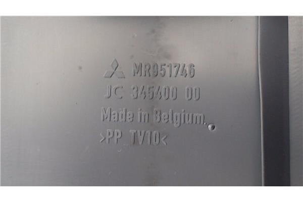 Recambio de rejilla entrada de aire para mitsubishi colt cz3 berl. 3 (z30) 1.5 di-d instyle referencia OEM IAM MR951746 JC345400