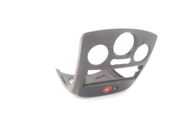 Recambio de embellecedor consola central para renault clio iii 1.5 dci (c/br1g) referencia OEM IAM 8200407765 8200469049 