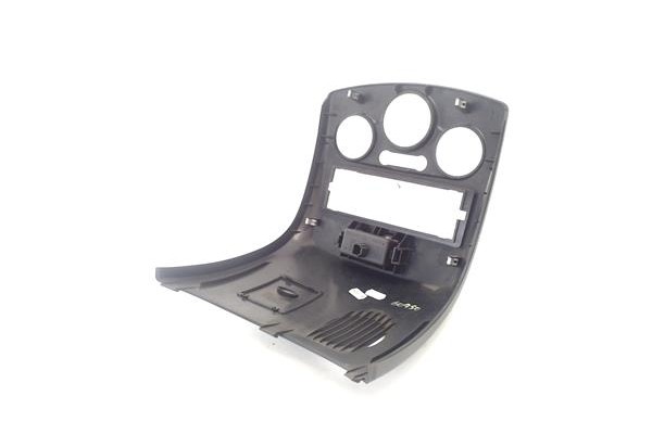 Recambio de embellecedor consola central para renault clio iii 1.5 dci (c/br1g) referencia OEM IAM 8200407765 8200469049 