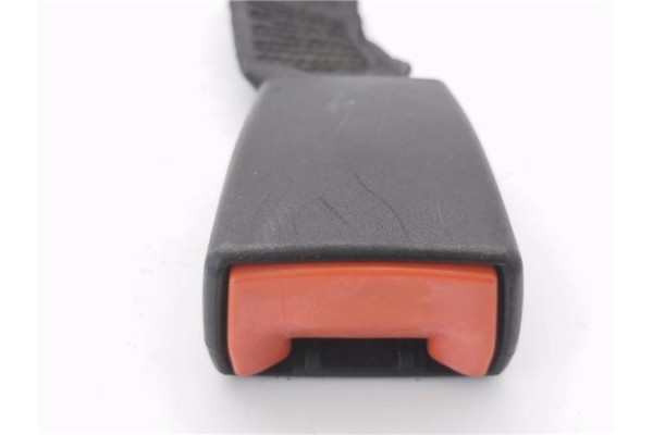 Recambio de anclaje cinturon trasero derecho para ford ka (ccu) 1.2 referencia OEM IAM 33033400  