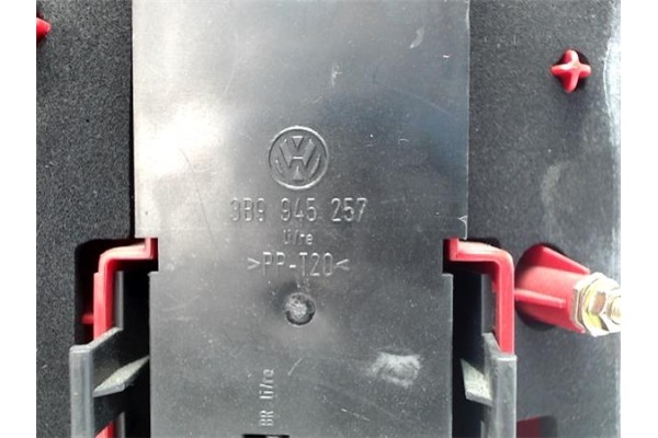 Recambio de piloto trasero derecho para volkswagen passat berlina (3b2) referencia OEM IAM 3B5945257 393361 
