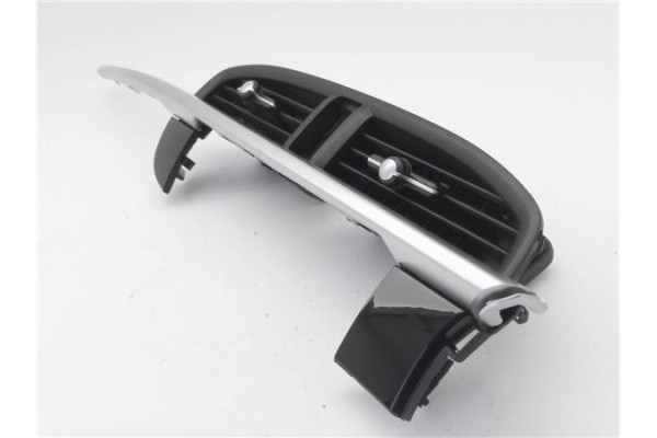 Recambio de rejilla entrada de aire para kia picanto (ja) 1.0 gdi drive 5mt referencia OEM IAM 84740G6AA0  