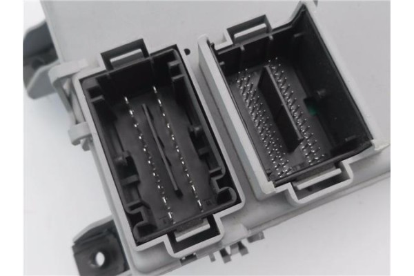 Recambio de caja fusibles/rele para ford ka (ccu) 1.2 referencia OEM IAM 00518735490  