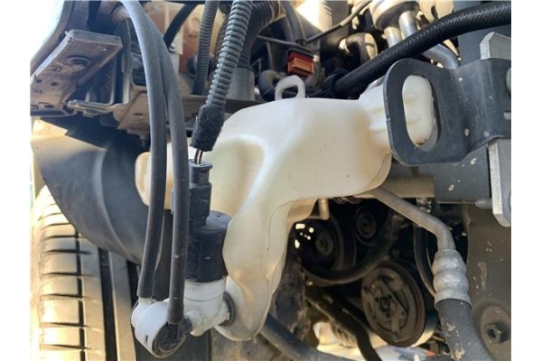 Recambio de deposito limpiaparabrisas para peugeot partner tepee 1.6 premium referencia OEM IAM 6431N9  