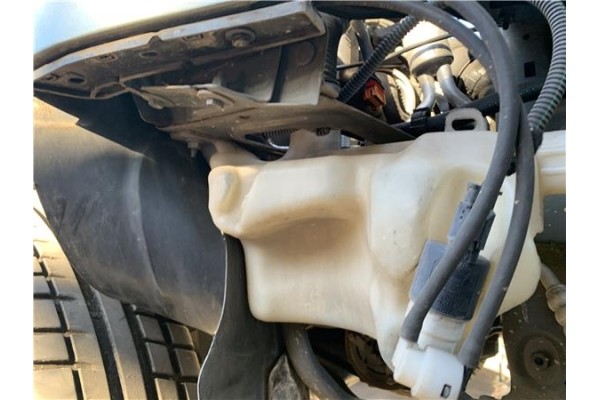 Recambio de deposito limpiaparabrisas para peugeot partner tepee 1.6 premium referencia OEM IAM 6431N9  