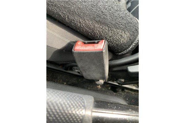 Recambio de anclaje cinturon delantero derecho para smart fortwo coupe 1.0 fortwo coupe (52kw) referencia OEM IAM A4518600269C22