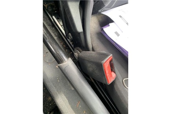 Recambio de anclaje cinturon delantero izquierdo para smart fortwo coupe 1.0 fortwo coupe (52kw) referencia OEM IAM A4518600669C