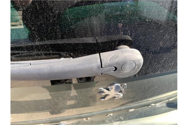 Recambio de brazo limpiaparabrisas trasero para peugeot partner tepee 1.6 premium referencia OEM IAM 6429FL  