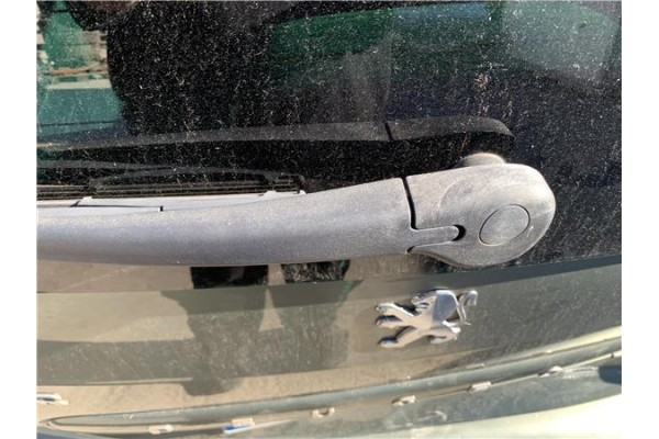 Recambio de brazo limpiaparabrisas trasero para peugeot partner tepee 1.6 premium referencia OEM IAM 6429FL  