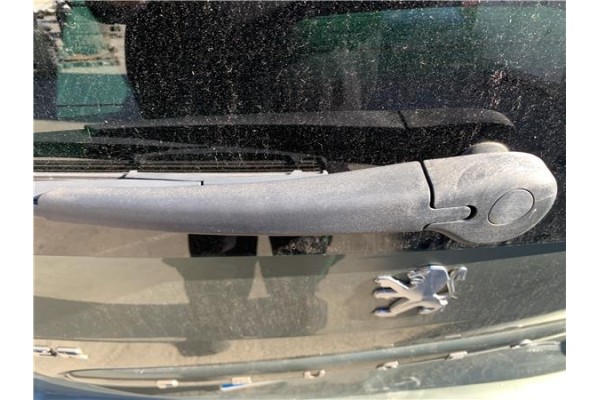 Recambio de brazo limpiaparabrisas trasero para peugeot partner tepee 1.6 premium referencia OEM IAM 6429FL  