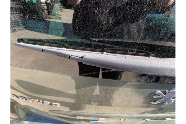 Recambio de brazo limpiaparabrisas trasero para peugeot partner tepee 1.6 premium referencia OEM IAM 6429FL  