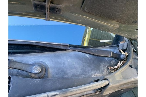 Recambio de brazo limpiaparabrisas delantero izquierdo para peugeot partner tepee 1.6 premium referencia OEM IAM 6429FG  