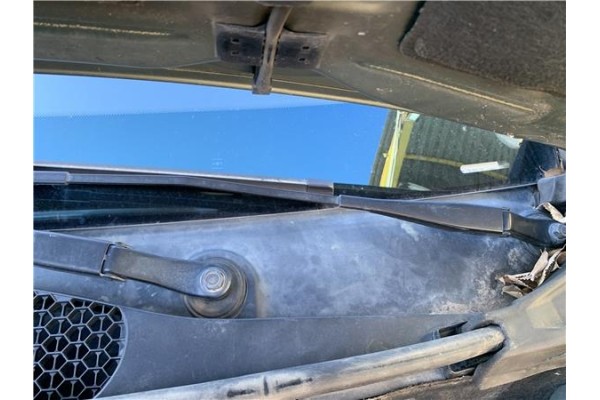 Recambio de brazo limpiaparabrisas delantero izquierdo para peugeot partner tepee 1.6 premium referencia OEM IAM 6429FG  