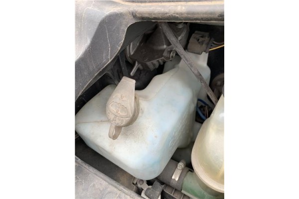 Recambio de deposito limpiaparabrisas para smart fortwo coupe 1.0 fortwo coupe (52kw) referencia OEM IAM A4518600260  