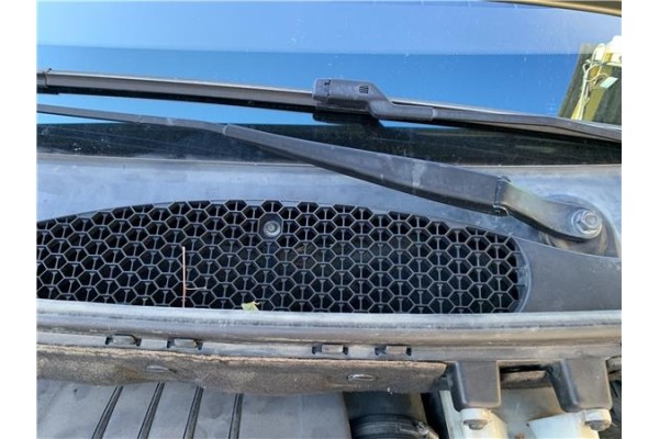 Recambio de brazo limpiaparabrisas delantero derecho para peugeot partner tepee 1.6 premium referencia OEM IAM 6429FJ  