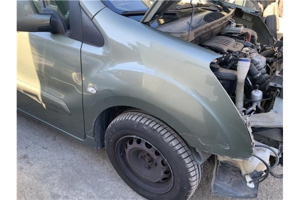 Recambio de aleta delantero derecha para peugeot partner tepee 1.6 premium referencia OEM IAM 7841Y2  