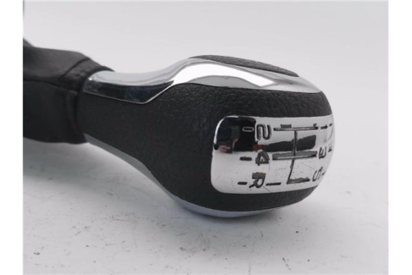 Recambio de pomo palanca cambio para peugeot 207 sw 1.6 hdi referencia OEM IAM X36196 2403P2 