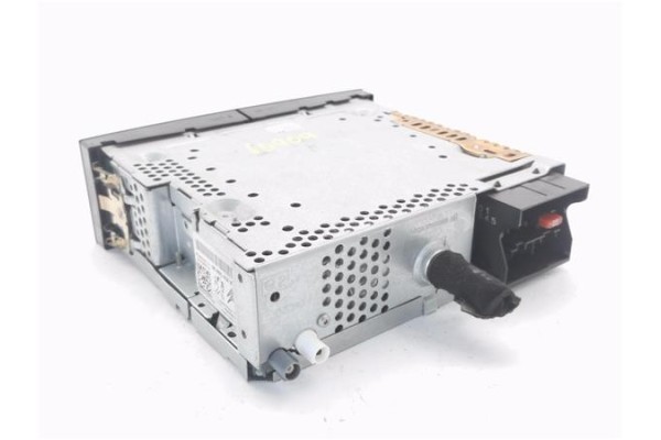 Recambio de autoradio para peugeot 207 1.4 referencia OEM IAM 96660454XT 16077506XT 