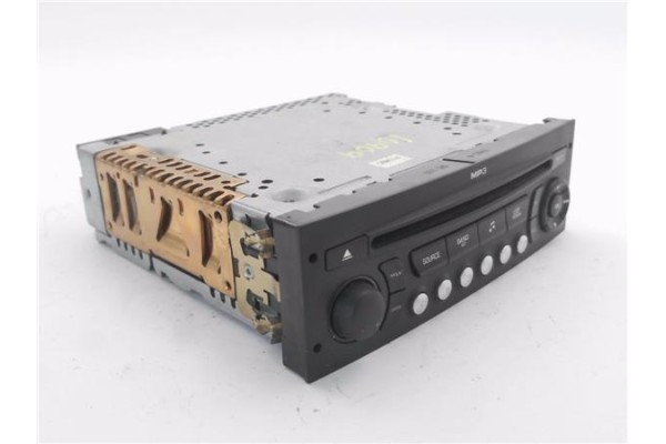 Recambio de autoradio para peugeot 207 1.4 referencia OEM IAM 96660454XT 16077506XT 