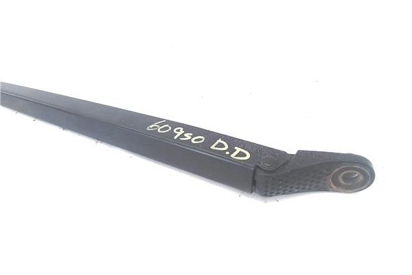 Recambio de brazo limpiaparabrisas delantero derecho para renault clio iii 1.5 dci (c/br1g) referencia OEM IAM 8200268917 770107