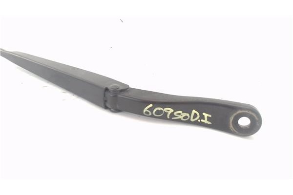 Recambio de brazo limpiaparabrisas delantero izquierdo para renault clio iii 1.5 dci (c/br1g) referencia OEM IAM 7701063181  