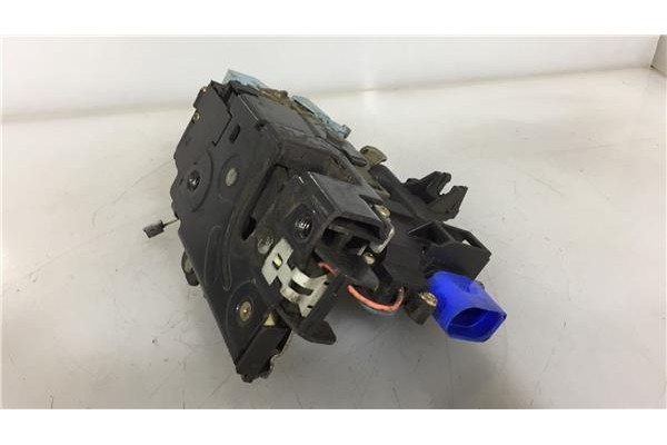 Recambio de cierre electromagnetico delantero izquierdo para skoda octavia berlina (1z3) 1.6 active referencia OEM IAM 3D1837015