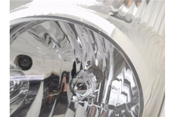 Recambio de faro delantero izquierdo para toyota corolla verso (e12) 1.8 linea sol referencia OEM IAM 8117013260 UPM60GF20 