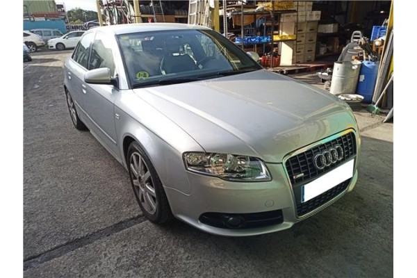 AUDI A4 BERLINA (8E)