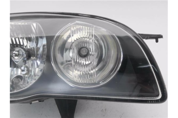 Recambio de faro delantero dcho para toyota corolla (e11) 2.0 d4d referencia OEM IAM 811101E530  