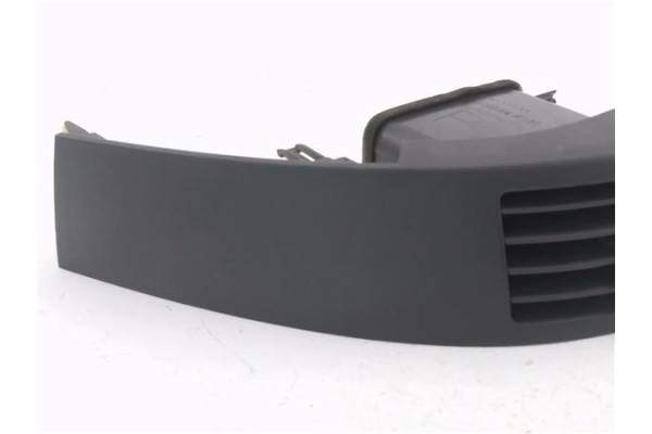 Recambio de rejilla entrada de aire para toyota corolla verso (r1) 2.2 d-4d sport referencia OEM IAM 6556444010 5568064010 