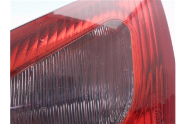 Recambio de piloto porton trasero derecho para mitsubishi colt cz3 berl. 3 (z30) 1.5 di-d instyle referencia OEM IAM 8336A029  