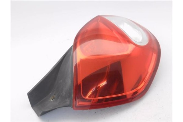 Recambio de piloto trasero izquierdo para renault clio iii 1.5 dci (c/br1g) referencia OEM IAM 8200776048  