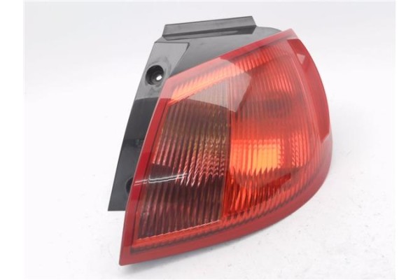 Recambio de piloto trasero derecho para mitsubishi colt cz3 berl. 3 (z30) 1.5 di-d instyle referencia OEM IAM MR957366 27850202 