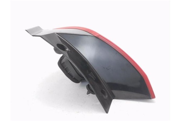 Recambio de piloto trasero derecho para mitsubishi colt cz3 berl. 3 (z30) 1.5 di-d instyle referencia OEM IAM MR957366 27850202 