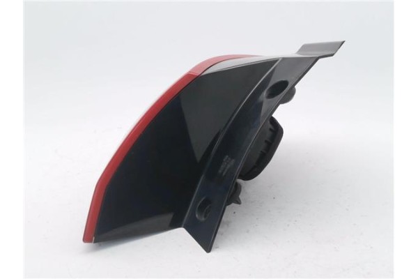 Recambio de piloto trasero izquierdo para mitsubishi colt cz3 berl. 3 (z30) 1.5 di-d instyle referencia OEM IAM MR957365 2785010